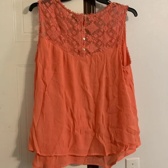 Top - Picture 2 of 2